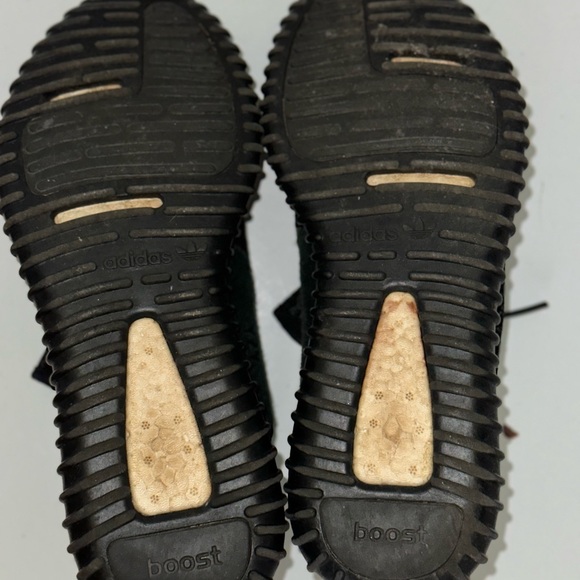 Black Yeezy Boost 350 - Picture 6 of 6